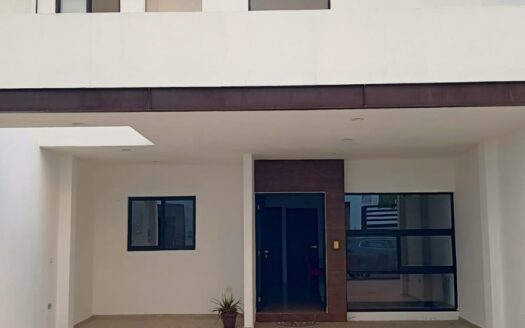 Casa en RENTA amueblada, 2 recamaras, Zona Cedro