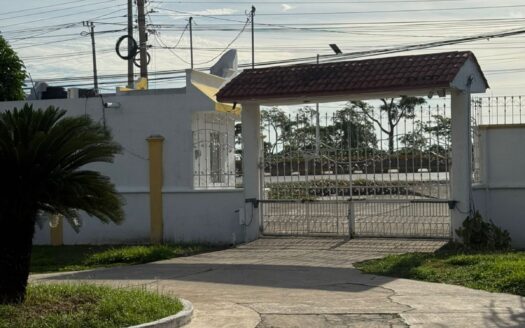 🏡 EN VENTA – QUINTA 📍 Sobre carretera a Nacajuca frente a Pomoca