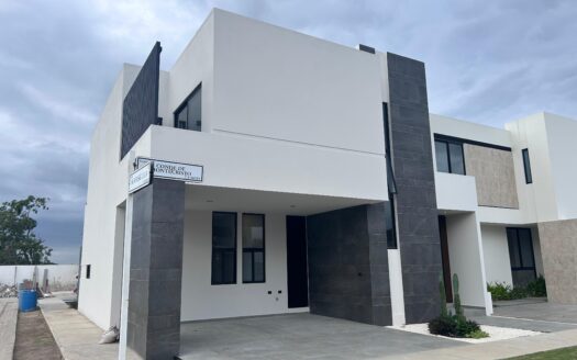 Casa en Venta nueva en Zona Country en Real de Montecristo