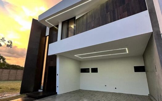 CASA EN RESIDENCIAL HACIENDAS
