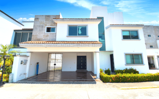 CASA EN VENTA DE 4 RECAMARAS TABASCO 2000 VILLAHERMOSA TABASCO