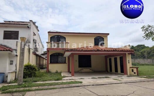 Casa en venta. Fracc. Giraldas, Tabasco 2000 en privada, seguridad, amenidades, amplios espacios.