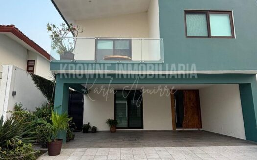 Casa EN VENTA, 📍Hacienda Esmeralda