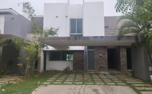 Casa en venta fracc altozano
