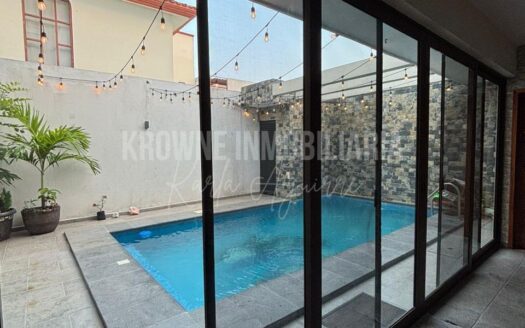 CASA  EN VENTA CON ALBERCA PROPIA EN HACIENDA ESMERALDA VILLAHERMOSA TABASCO