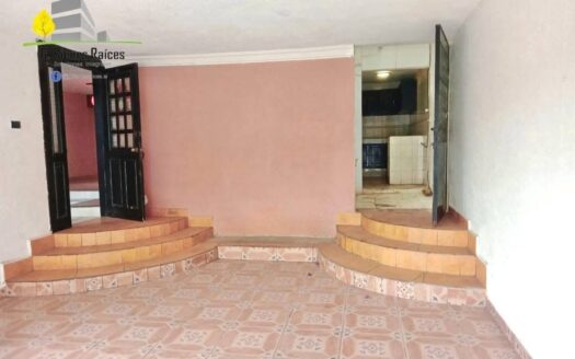 BODEGA INDUSTRIAL EN RENTA CERCA DEL AEROPUERTO, CEDIS CHEDRAUI, Y ALTOZANO