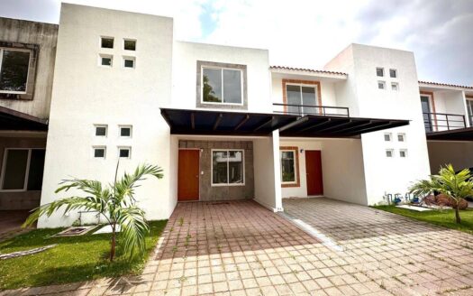 CASA NUEVA EN VENTA, EN PRIVADA MACUILIS POMOCA