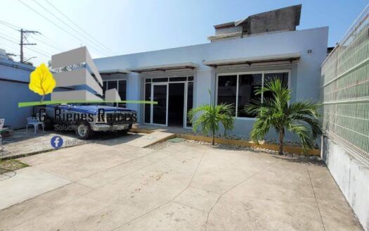 VENTA DE SALÓN PARA EVENTOS EN ESQUINA