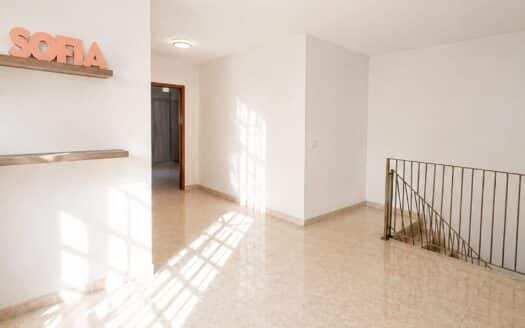 CASA EN VENTA FRENTE A COSTCO