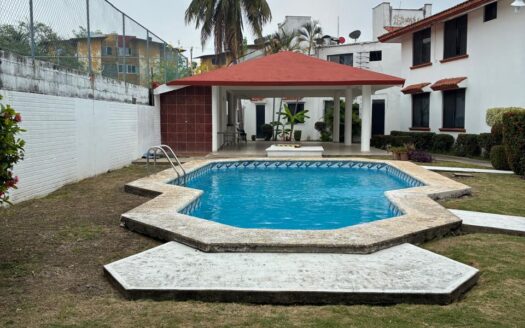 CASA EN RENTA TABASCO 2000 EN PRIVADA