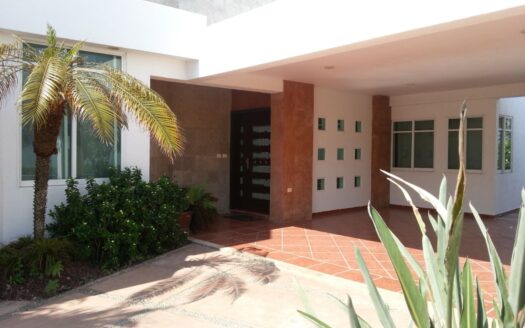 Hermosa Residencia en Venta en Residencial Hacienda Casablanca I