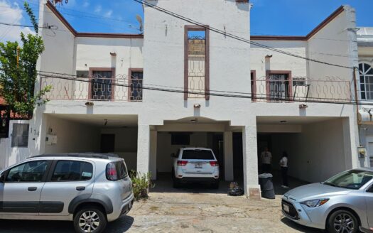 CASA EN RENTA-FRACCIONAMIENTO FRAMBOYANES