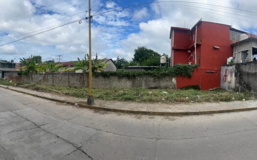Si buscas un terreno en pleno centro de Cunduacán tenemos esta opción para tí.