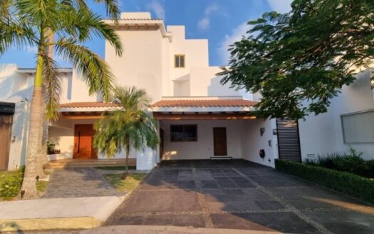 CASA EN RENTA, RESIDENCIAL EL COUNTRY VILLAHERMOSA, CENTRO TABASCO