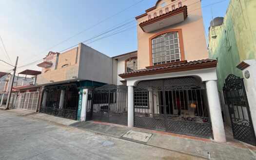 Casa EN VENTA en PRIVADA MARAVILLAS  📍Ixtacomitan, a 7 minutos de Periférico salida por Costco.