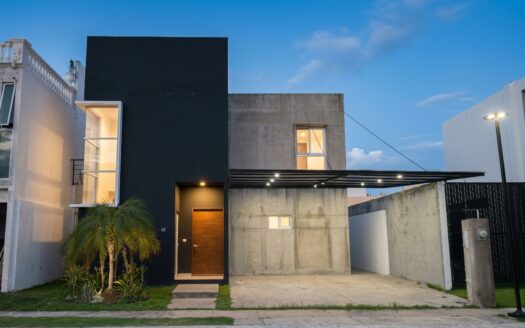 CASA EN VENTA EN FRACCIONAMIENTO PUERTA AZUL